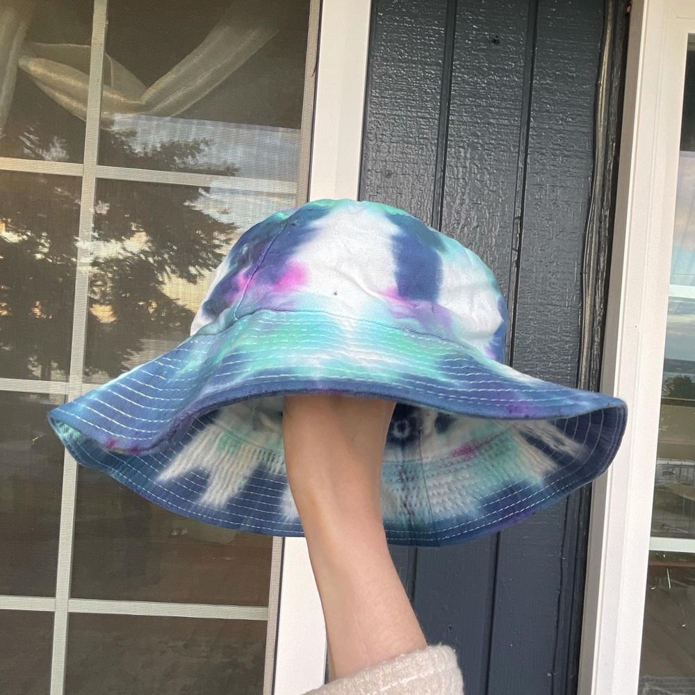 Tie dyed bucket hat